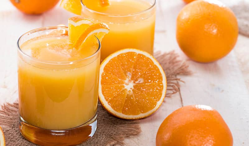 Cómo un buen exprimidor de naranja puede mejorar tu oferta de bebidas naturales