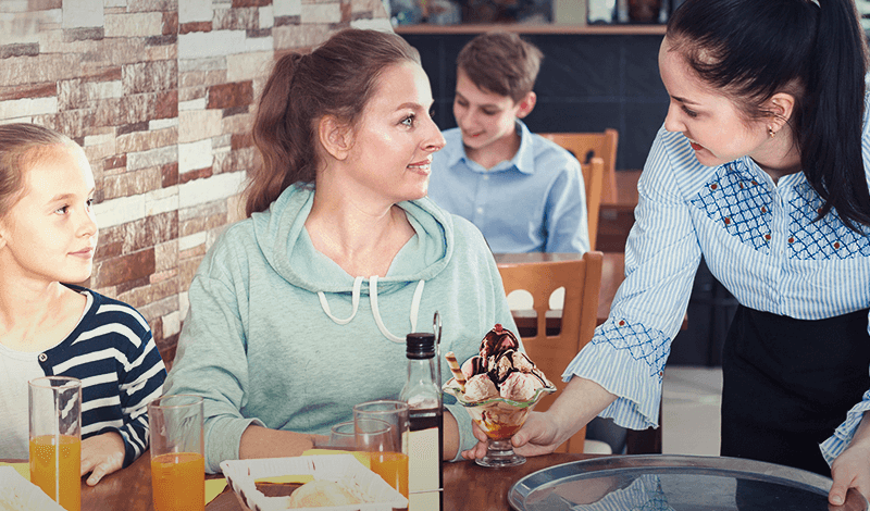 Conoce tres maneras de gestionar las propinas en tu restaurante o bar