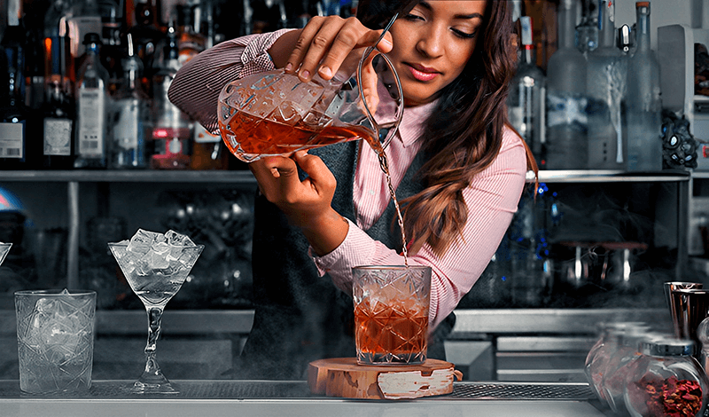 ¿Cómo mejorar la atención de tu bar?