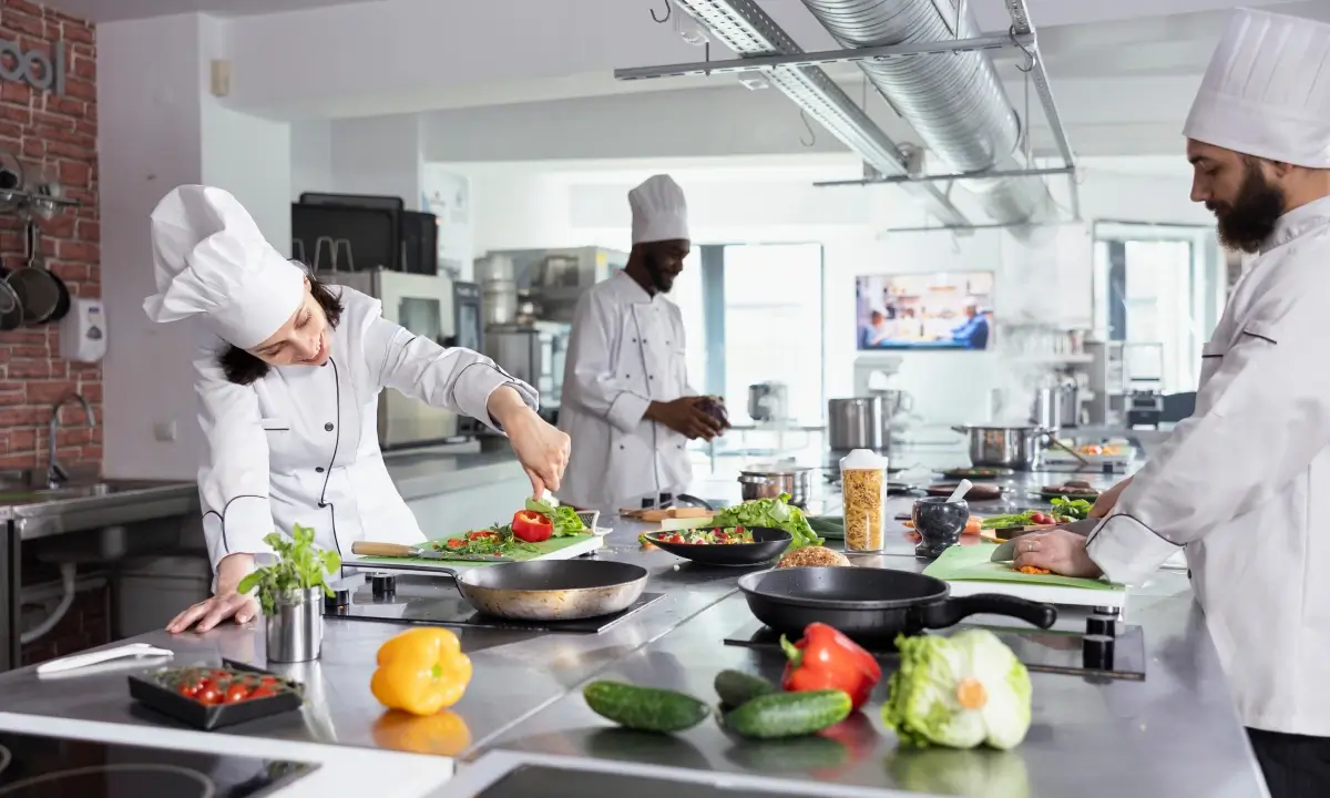 Restaurante que mantiene un buen control térmico de sus alimentos.
